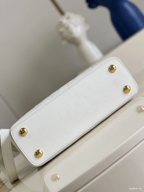 WIS CAPUCINES LOUIS VUITTON BB 1207